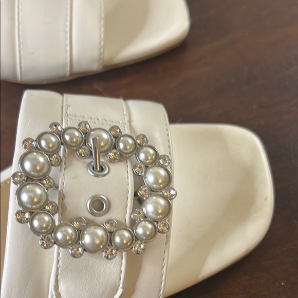 a new day Cream Sandals with Elegant Rhinestone Detail Sz 9.5 - Picture 9 of 11